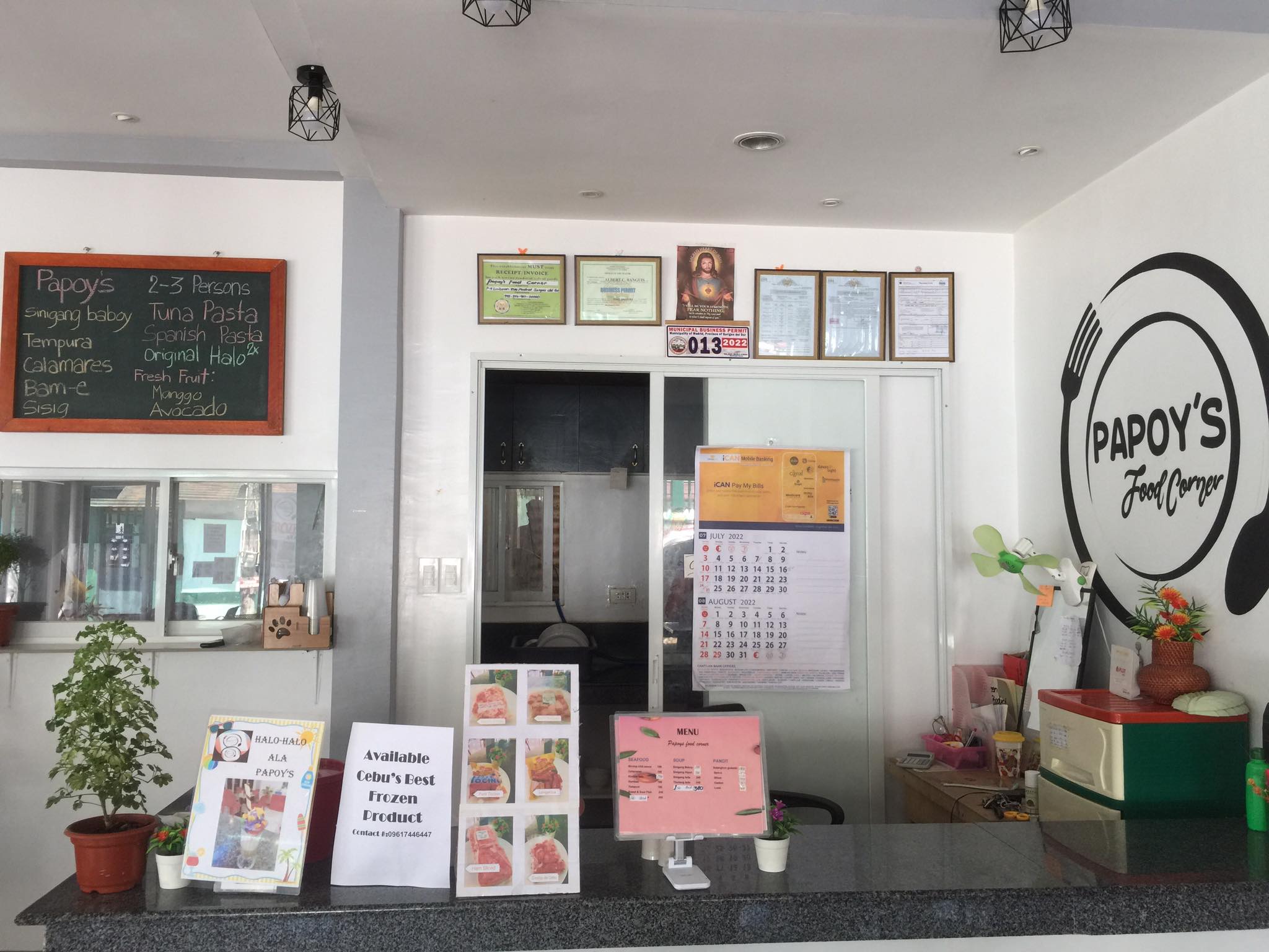 <b class="font-bara"><i class="bi bi-geo-fill h4"></i> PAPOY'S FOOD CORNER</b> <br/>"Nothing brings people together like good food."

Kaon na sa Papoys! 

Available for take-out and Dine-in located at Purok 4 Brgy. Linibunan Madrid Surigao del Sur, in front of SMS.